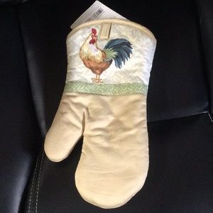New Rooster Oven Mitt